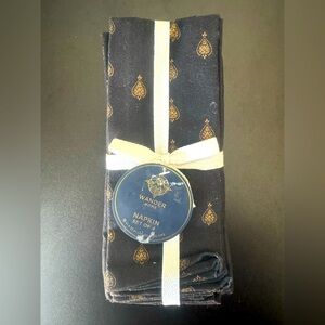 NWT Wander Home Cloth Napkins Set of 4 Black & Gold